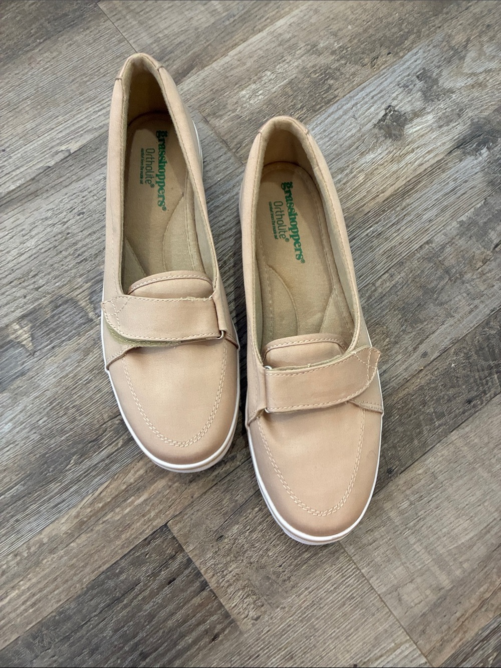 Grasshoppers Ortholite Beige Women's Slip-On Loafers Size 10 Minimalist